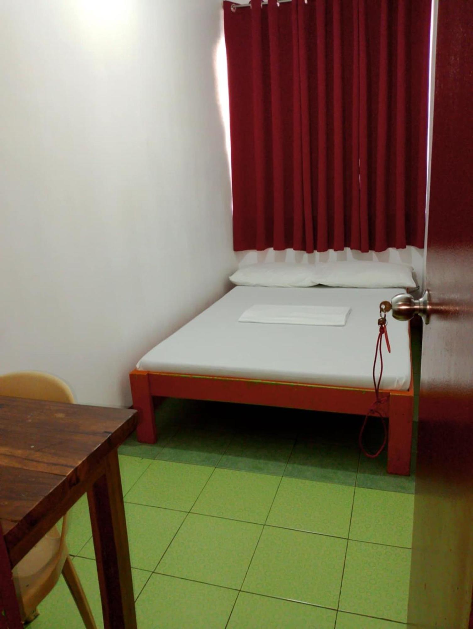 Stay Malate Манила Экстерьер фото